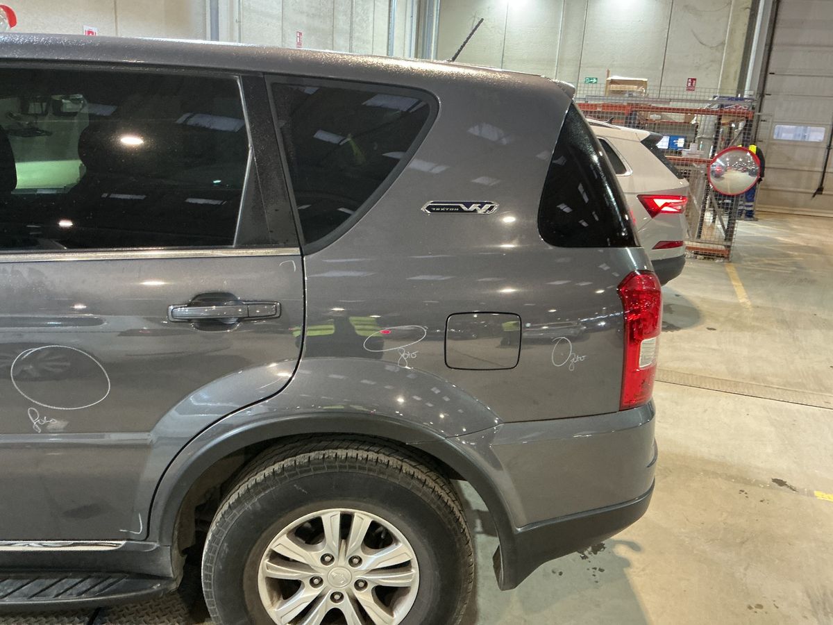 Ssangyong Rexton 2016 — photo 55
