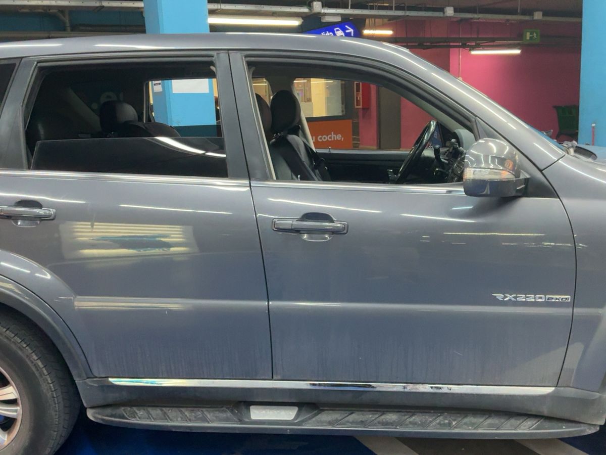 Ssangyong Rexton 2016 — photo 11