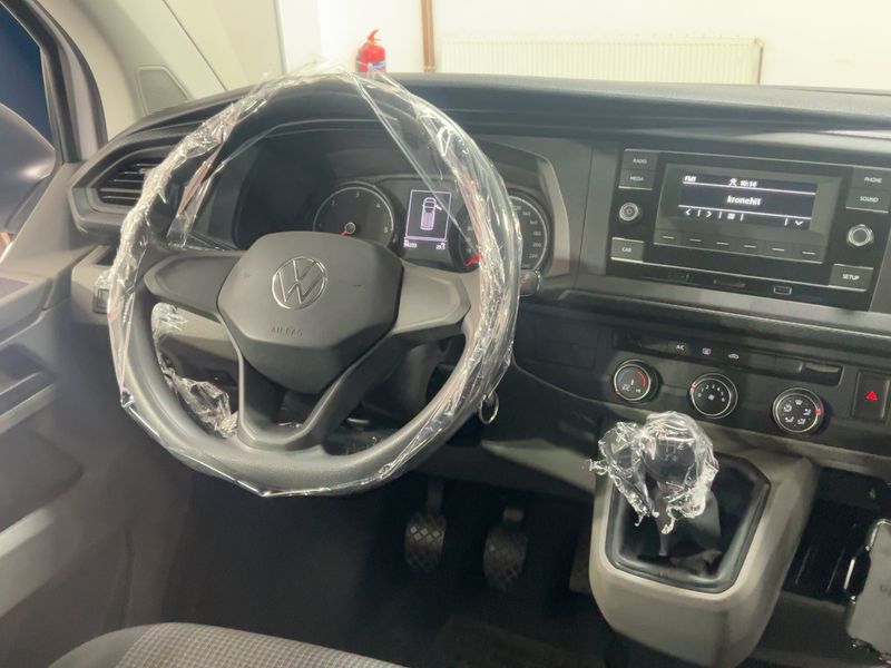 Volkswagen T6 Transporter 2.0 TDI Kasten FWD — zdjęcie 12