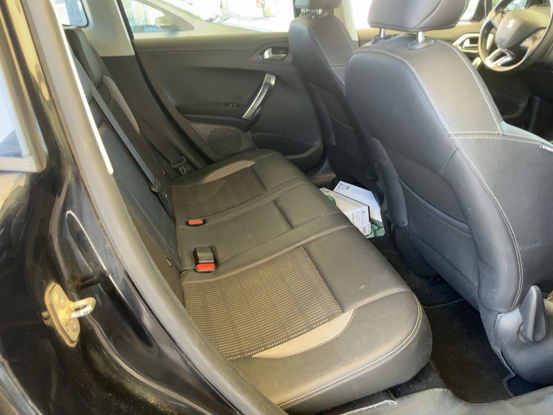 Peugeot 2008 1.6 e-HDi Allure 2014 – снимка 19