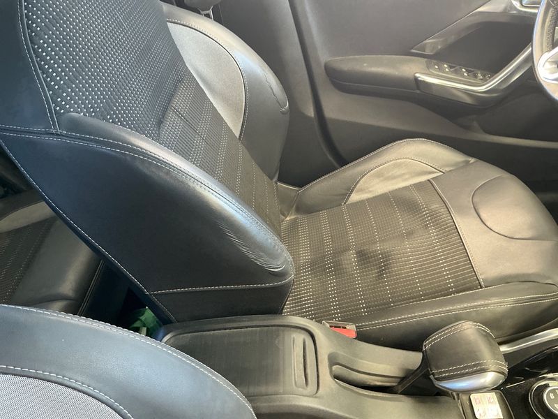 Peugeot 2008 1.6 e-HDi Allure 2014 – снимка 26