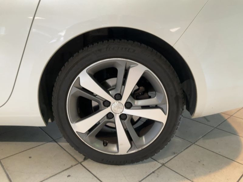 Peugeot 308 2.0 Blue-HDi Feline 2014 – снимка 5