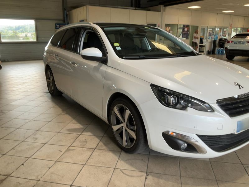 Peugeot 308 2.0 Blue-HDi Feline 2014 – снимка 12