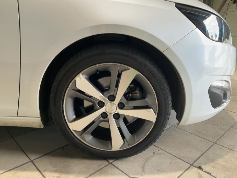 Peugeot 308 2.0 Blue-HDi Feline 2014 – снимка 11