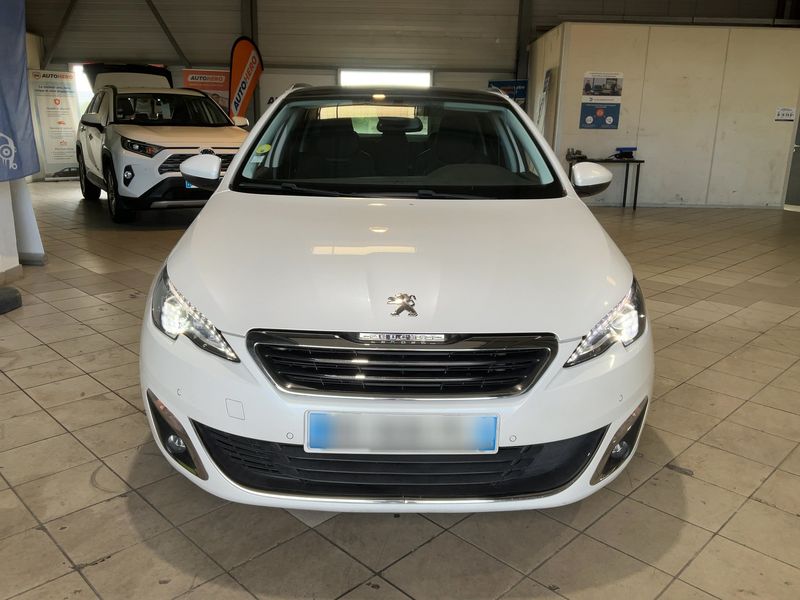 Peugeot 308 2.0 Blue-HDi Feline 2014 – снимка 14