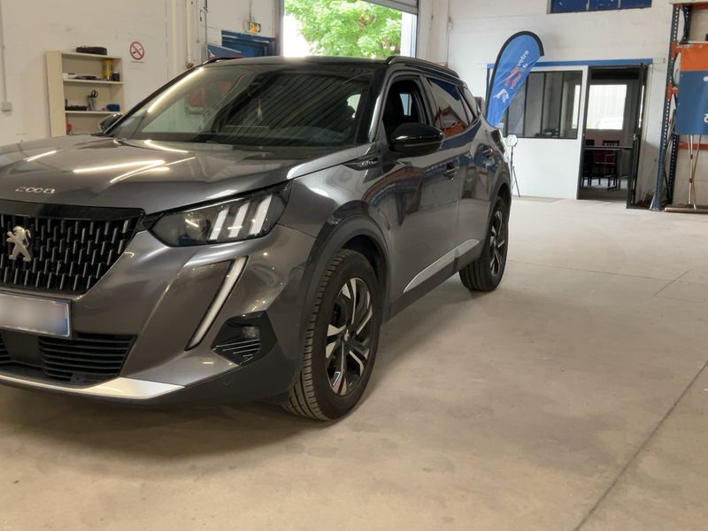Peugeot 2008 1.2 PureTech GT Line 2020 – снимка 2