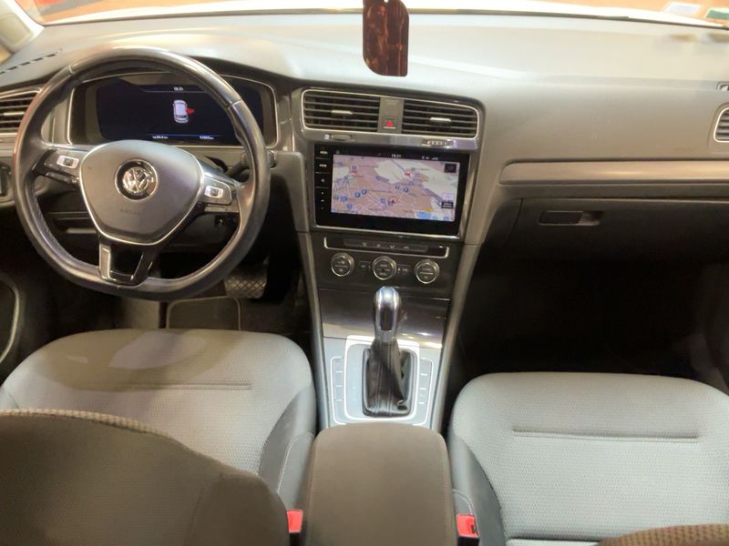 Volkswagen e-Golf VII electric drive 100 kW — zdjęcie 12