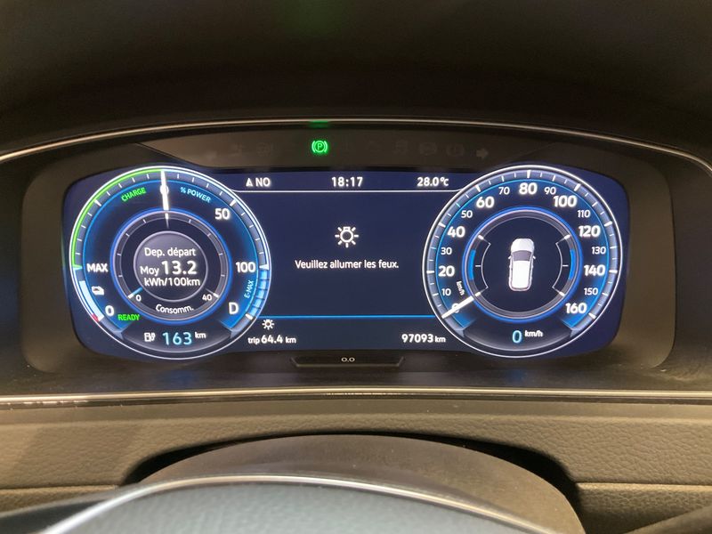 Volkswagen e-Golf VII electric drive 100 kW — zdjęcie 13