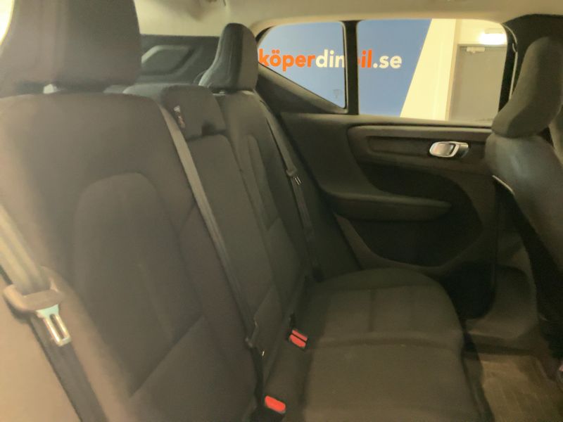 Volvo XC40 2.0 D3 Momentum AWD — zdjęcie 14