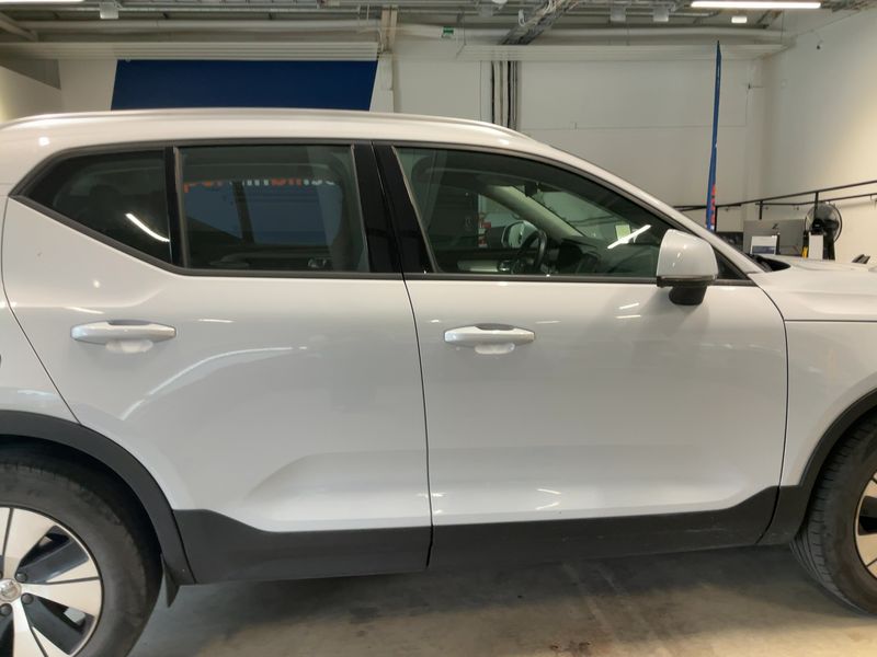 Volvo XC40 2.0 D3 Momentum AWD — zdjęcie 7