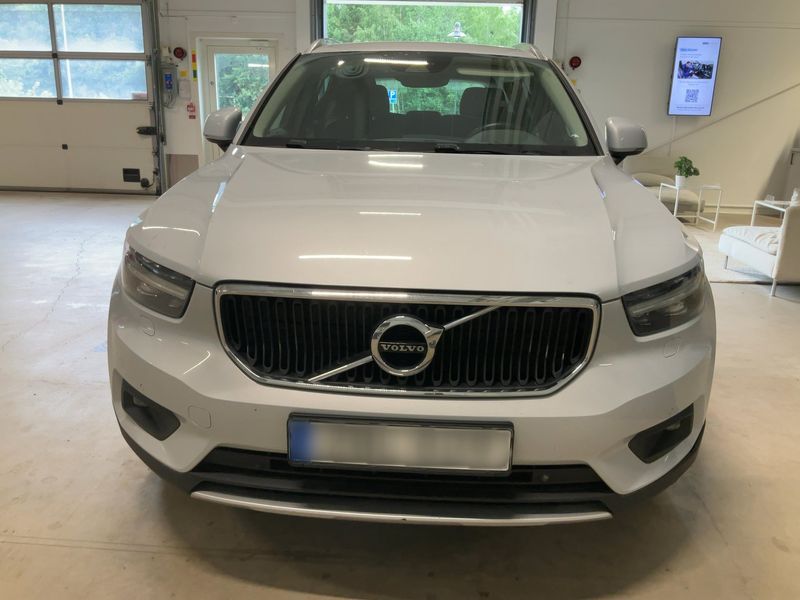 Volvo XC40 2.0 D3 Momentum AWD — zdjęcie 9