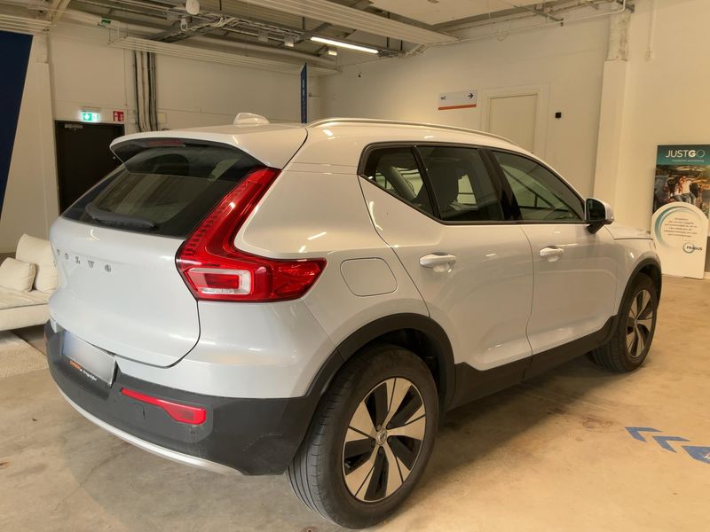Volvo XC40 2.0 D3 Momentum AWD — zdjęcie 6
