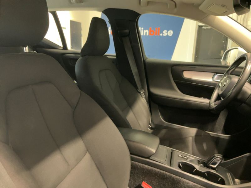 Volvo XC40 2.0 D3 Momentum AWD — zdjęcie 11