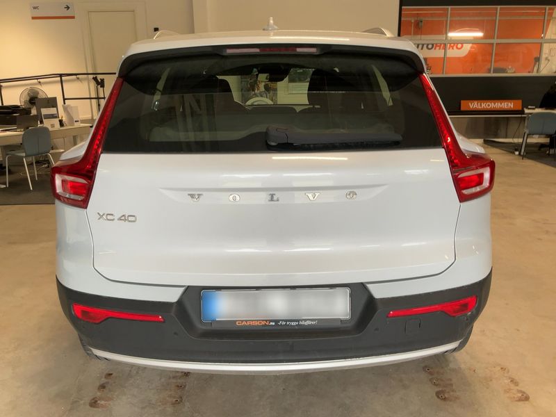 Volvo XC40 2.0 D3 Momentum AWD — zdjęcie 5