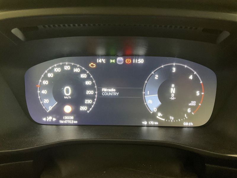 Volvo XC40 2.0 D3 Momentum AWD — zdjęcie 13