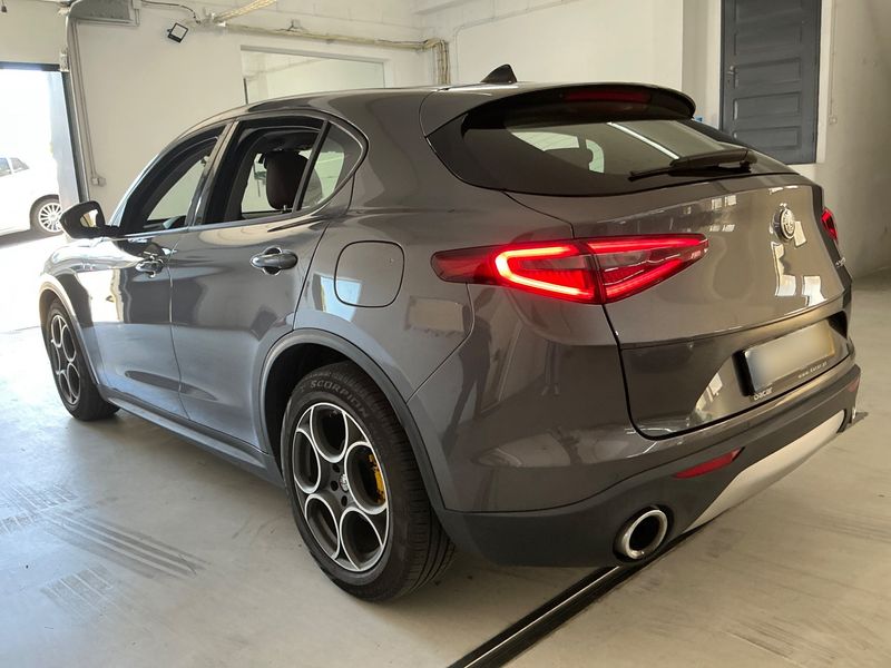 Alfa Romeo Stelvio 2.2 JTDM Super 2WD — zdjęcie 3