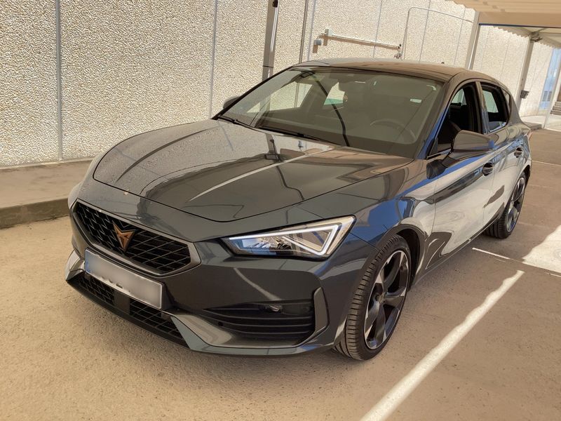 Cupra Leon 1.5 eTSI — zdjęcie 1