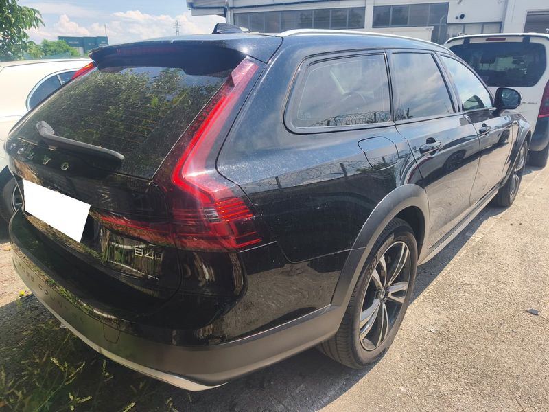 Volvo V90 Cross Country 2.0 B4 Mild-Hybrid Business Pro AWD — zdjęcie 5
