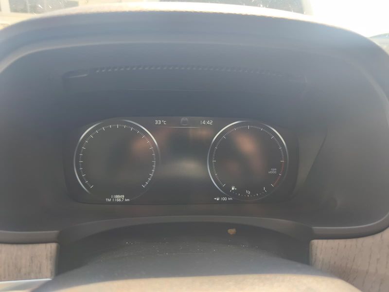 Volvo V90 Cross Country 2.0 B4 Mild-Hybrid Business Pro AWD — zdjęcie 11