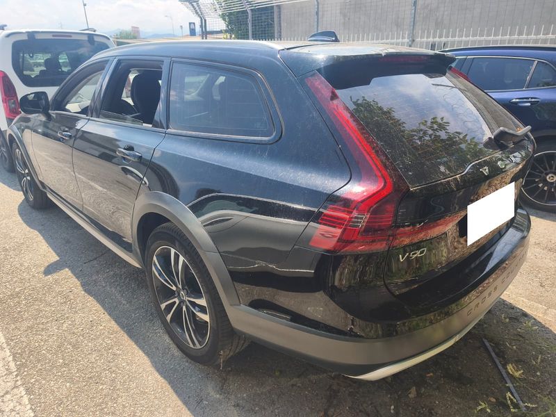 Volvo V90 Cross Country 2.0 B4 Mild-Hybrid Business Pro AWD — zdjęcie 3
