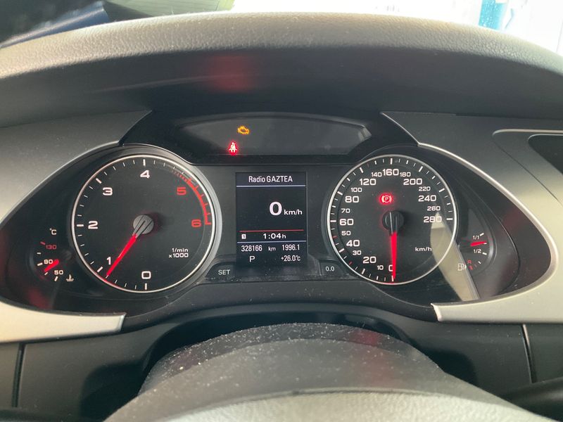 Audi A4 2.0 TDI — zdjęcie 4