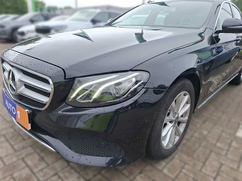 Mercedes-Benz E-Klasse E 220 d Avantgarde — zdjęcie 2