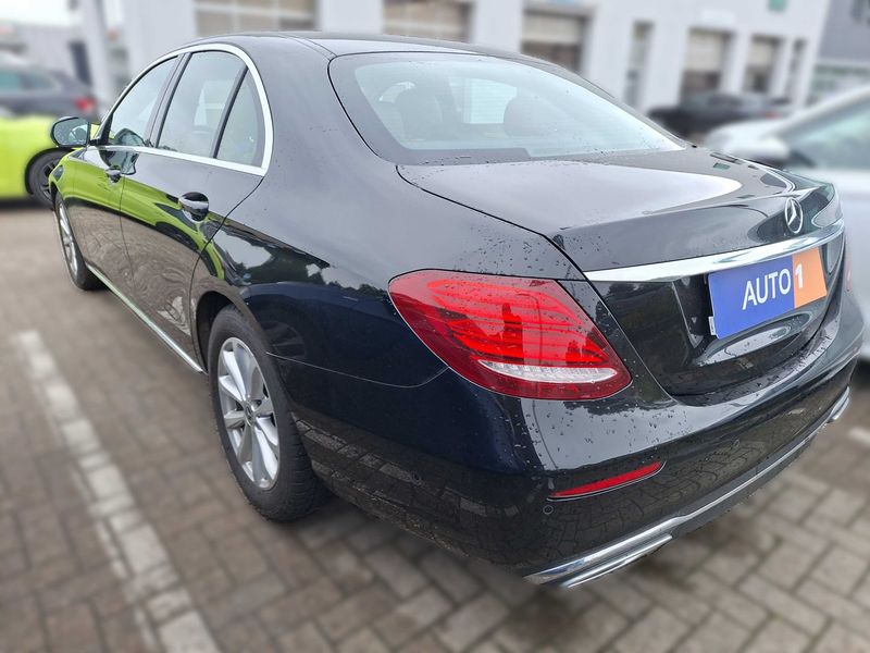 Mercedes-Benz E-Klasse E 220 d Avantgarde — zdjęcie 3