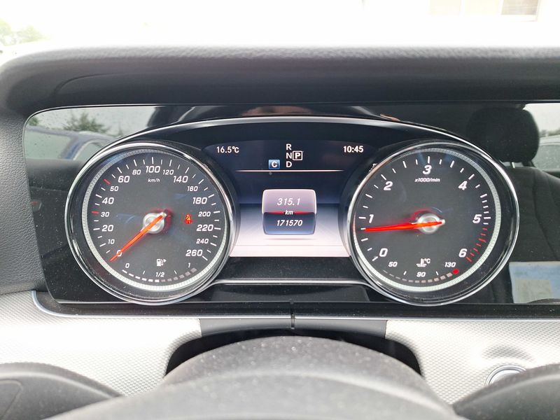Mercedes-Benz E-Klasse E 220 d Avantgarde — zdjęcie 12