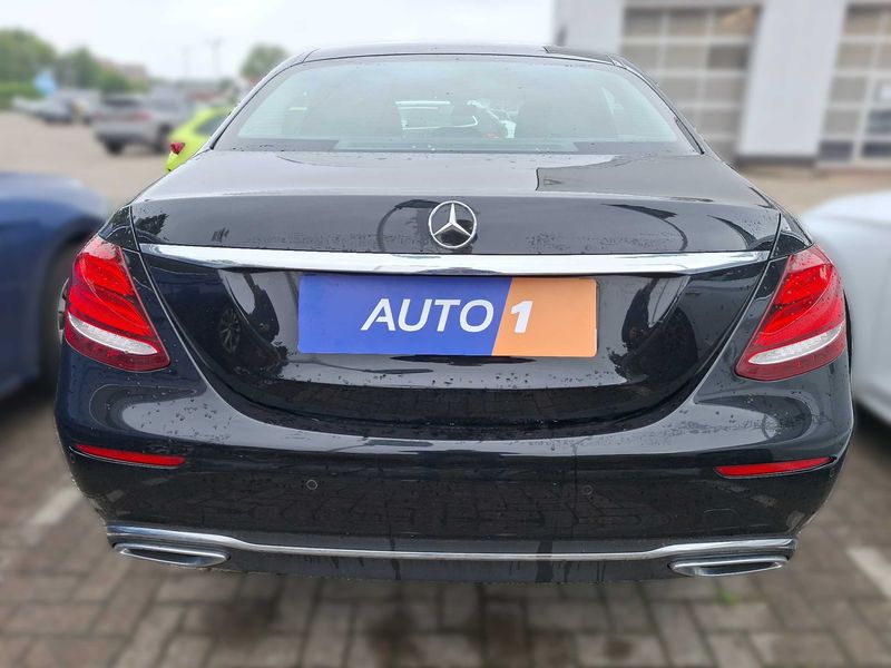 Mercedes-Benz E-Klasse E 220 d Avantgarde — zdjęcie 4