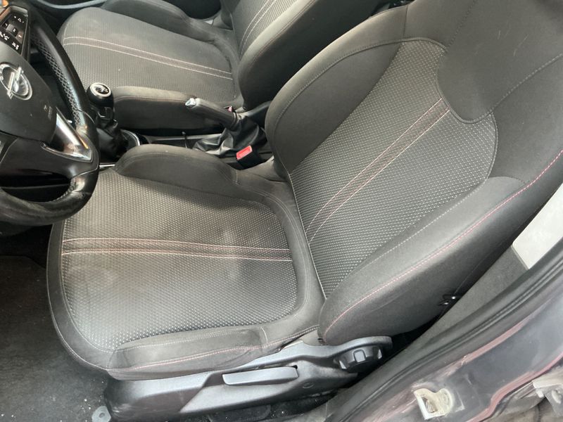 Opel Corsa 1.4 B-Color 2017 – снимка 25