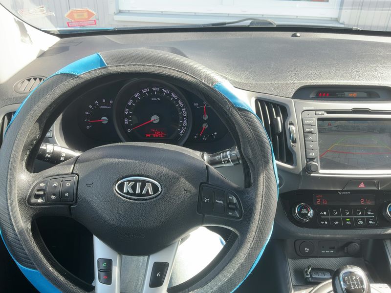 Kia Sportage 2.0 CRDi Spirit 4WD — zdjęcie 12