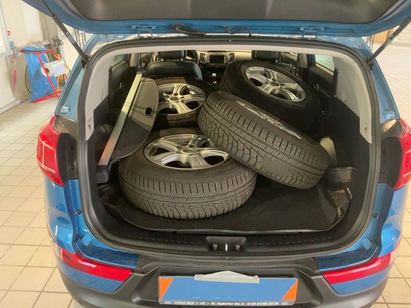 Kia Sportage 2.0 CRDi Spirit 4WD — zdjęcie 10