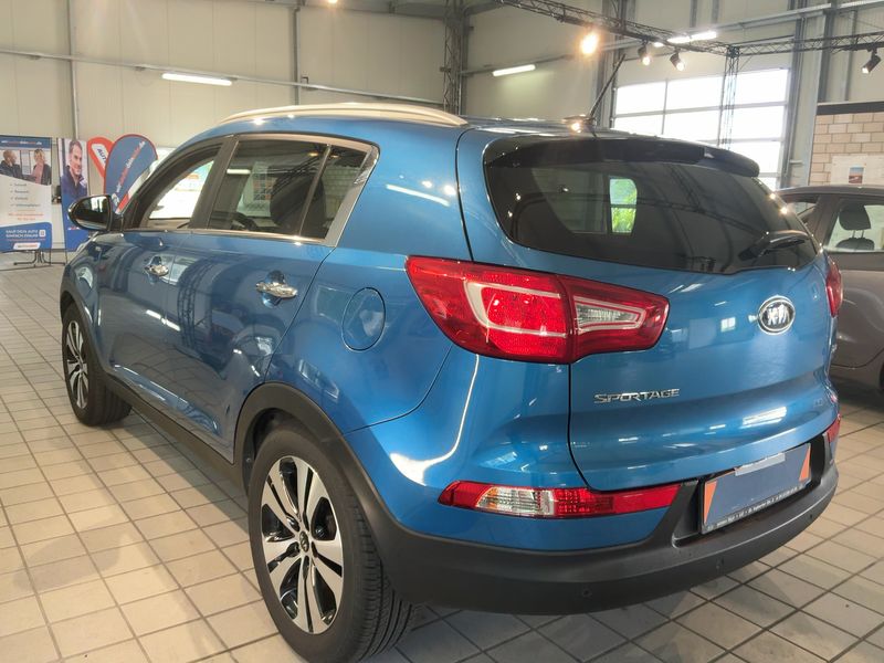 Kia Sportage 2.0 CRDi Spirit 4WD — zdjęcie 3