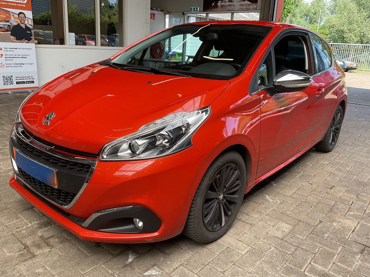 Peugeot 208 2016 — photo 1