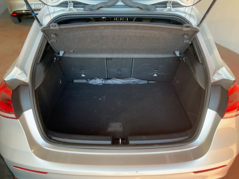 Mercedes-Benz A-Klasse A 250e Premium — zdjęcie 10