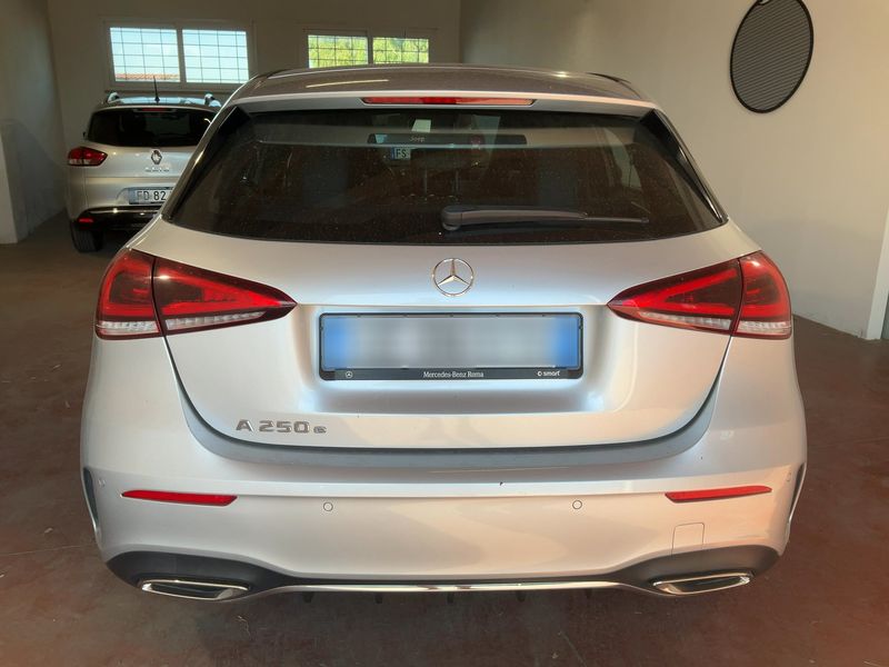 Mercedes-Benz A-Klasse A 250e Premium — zdjęcie 5