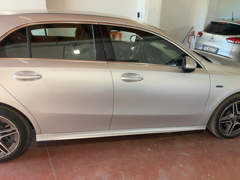 Mercedes-Benz A-Klasse A 250e Premium — zdjęcie 7