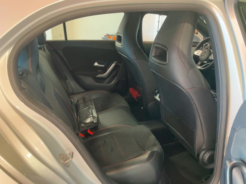 Mercedes-Benz A-Klasse A 250e Premium — zdjęcie 14