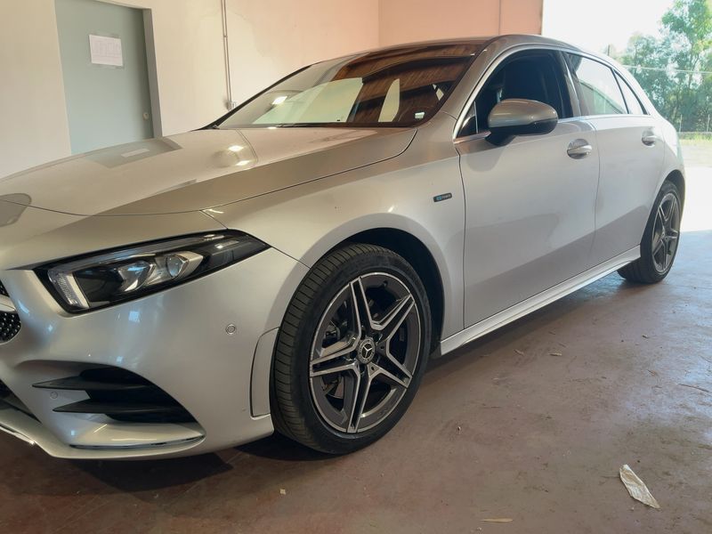 Mercedes-Benz A-Klasse A 250e Premium — zdjęcie 2