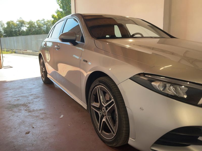 Mercedes-Benz A-Klasse A 250e Premium — zdjęcie 8
