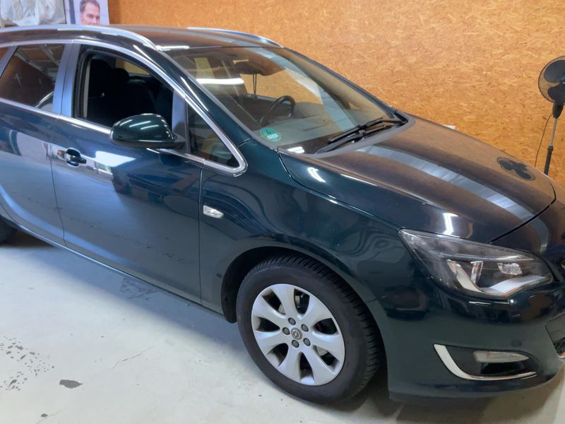 Opel Astra 1.4 Turbo Exklusiv — zdjęcie 8