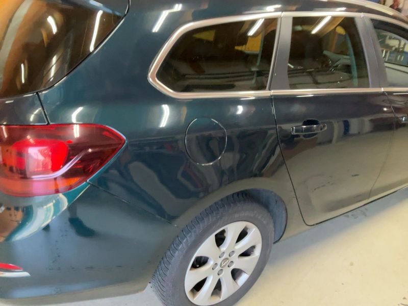 Opel Astra 1.4 Turbo Exklusiv — zdjęcie 6