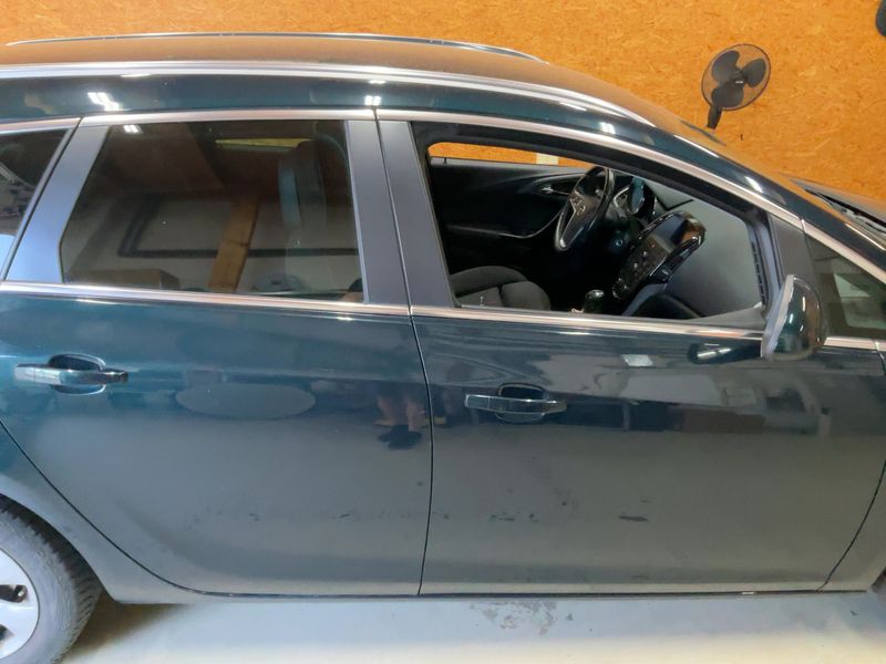 Opel Astra 1.4 Turbo Exklusiv — zdjęcie 7