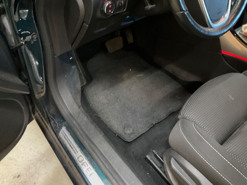 Opel Astra 1.4 Turbo Exklusiv 2015 – снимка 38