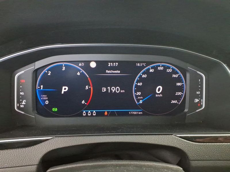 Volkswagen Passat 2.0 TDI Elegance — zdjęcie 17