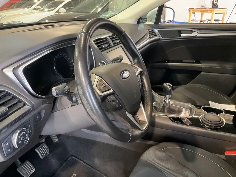 Ford Mondeo 2.0 TDCi Titanium 2015 – снимка 28