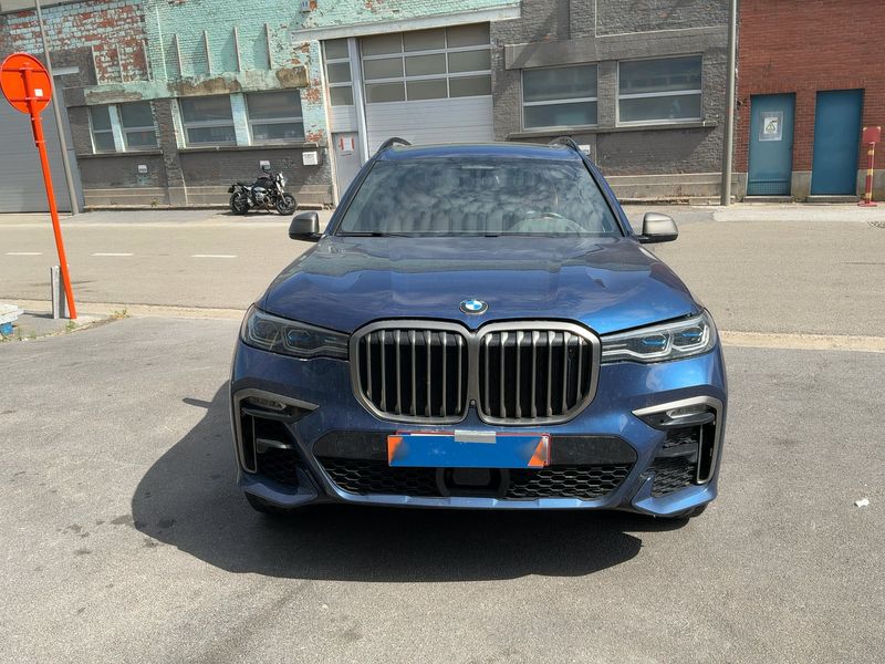 BMW X7 M50i — zdjęcie 9