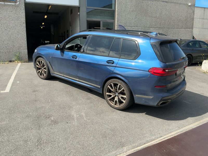 BMW X7 M50i — zdjęcie 3