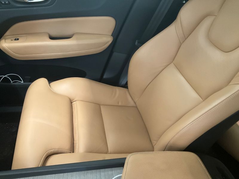 Volvo XC60 2.0 D4 Inscription Luxe AWD 2019 – снимка 31
