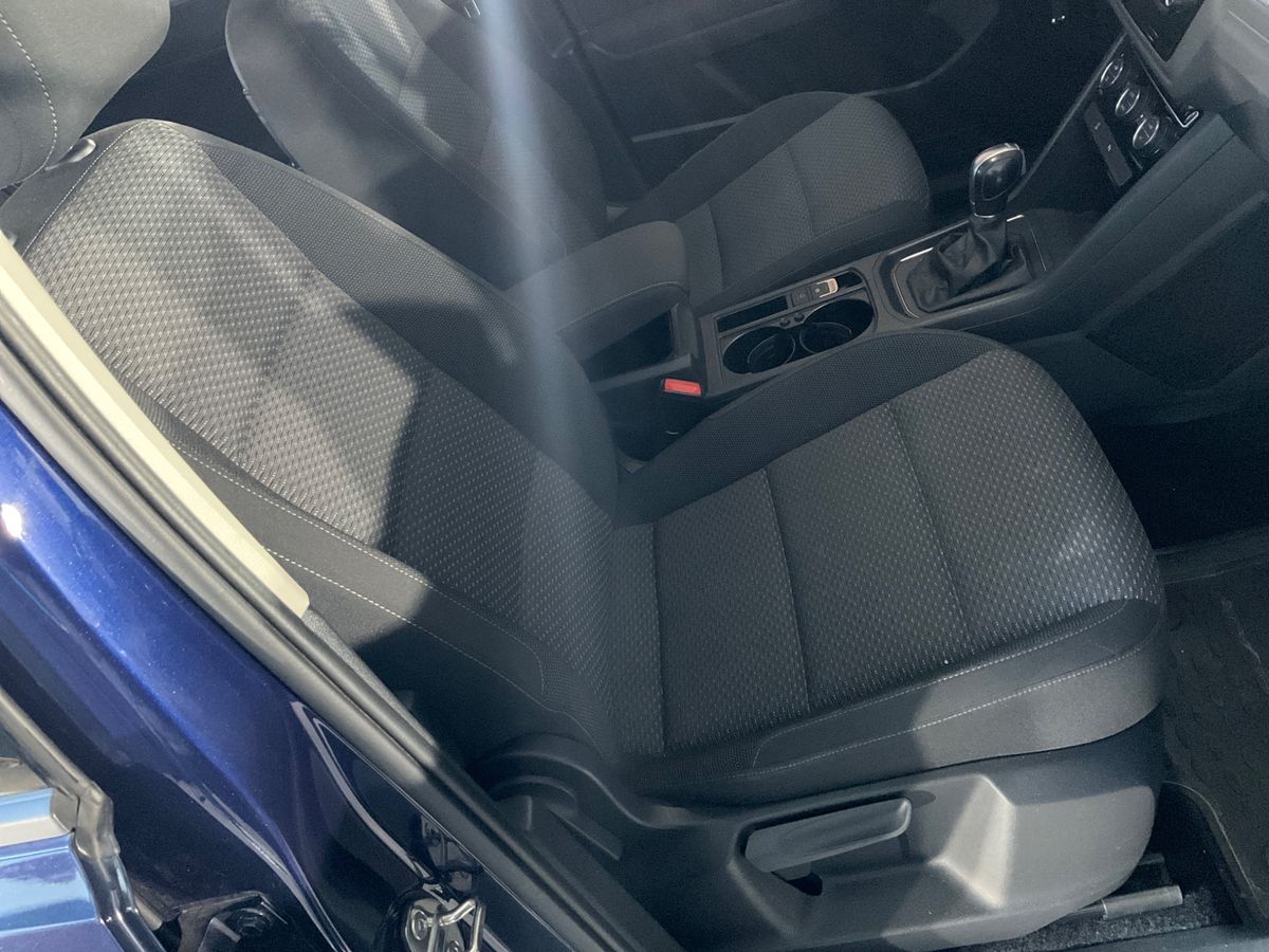 Volkswagen Touran 2017 — photo 33